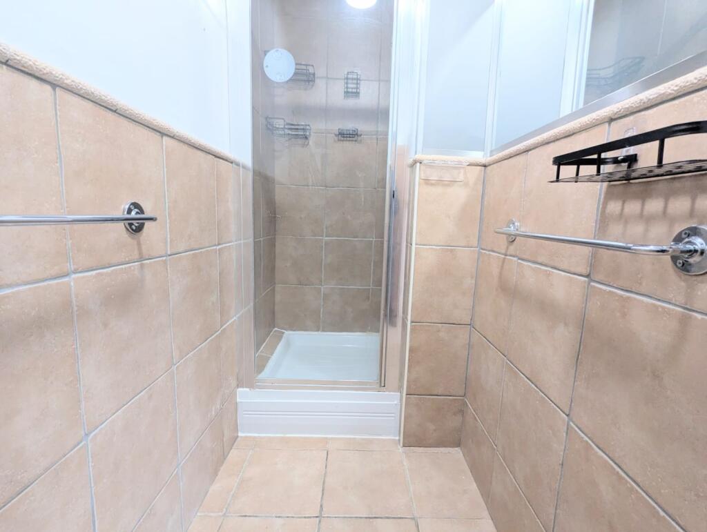 Apartment in Milton Keynes - View 5