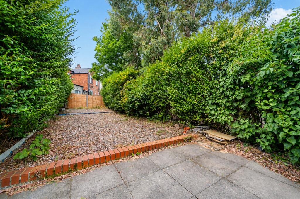 6 bedroom house for rent