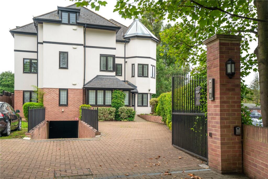 Main image of property: High Road, Chigwell, Essex, IG7