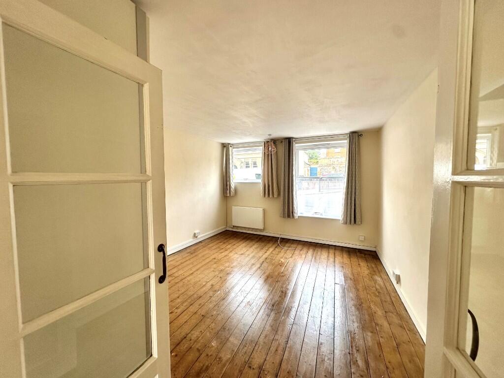 Apartment in West Suffolk, Bury St Edmunds - View 3