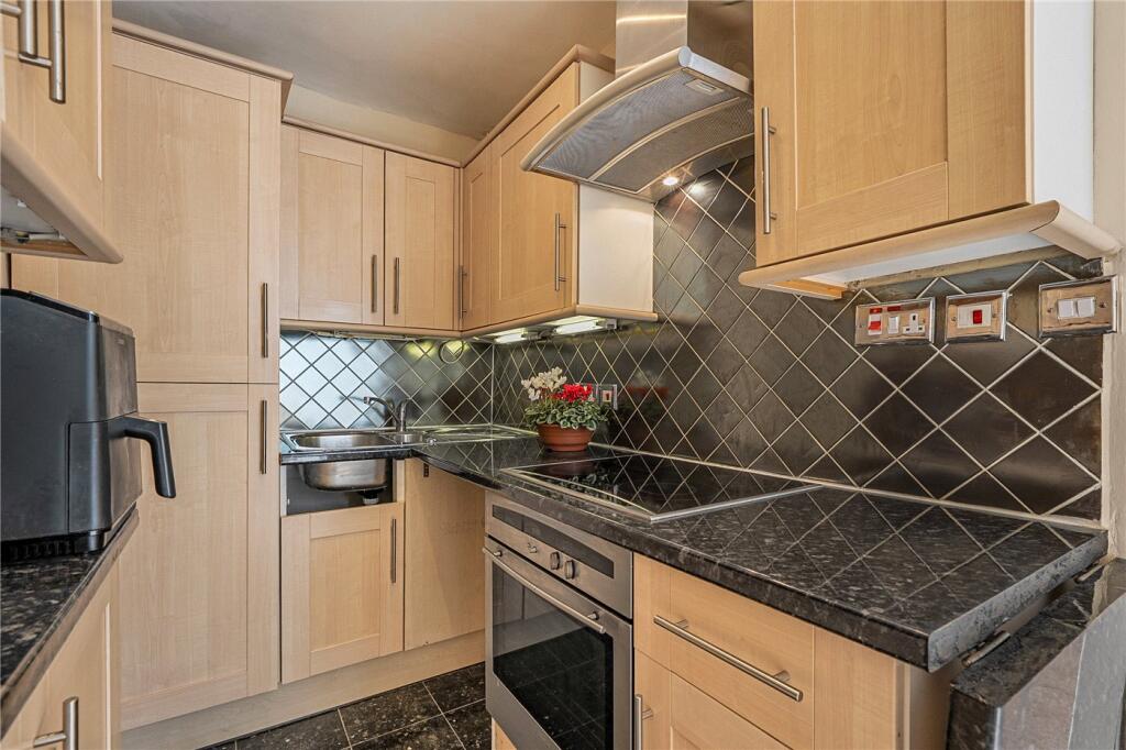 Apartment in London, Paddington - View 4