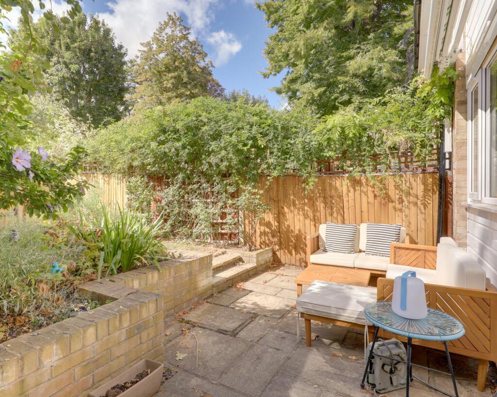 House in London - View 5