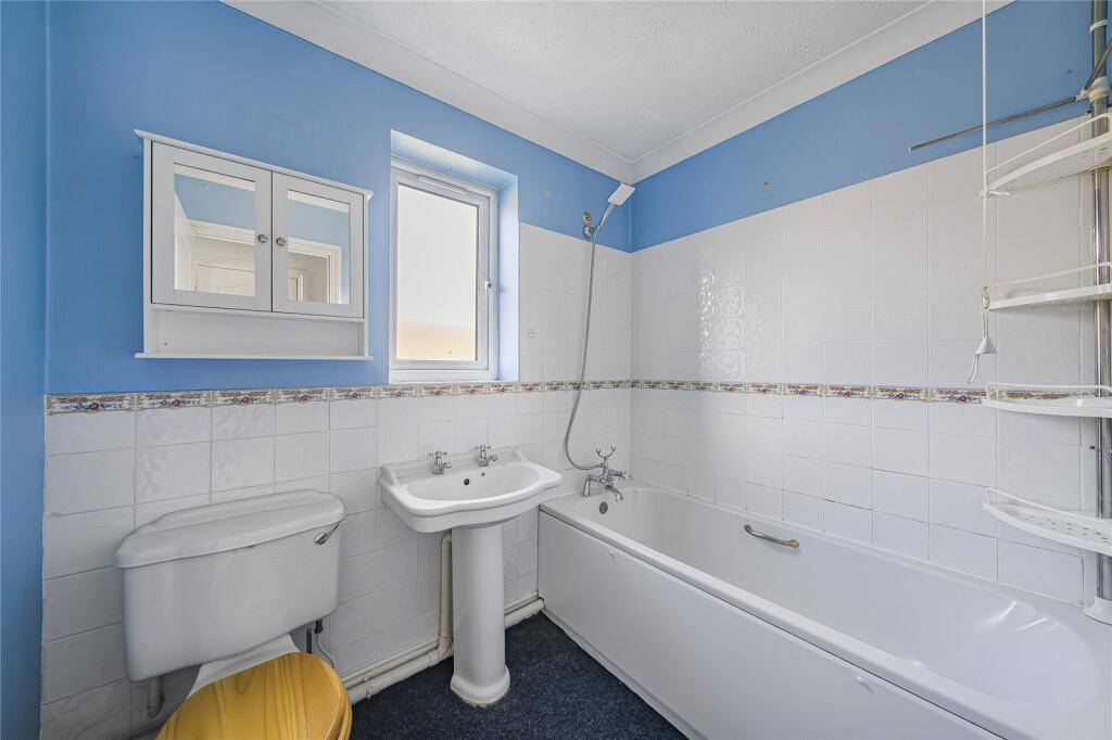 House in Dartford, Stone - View 4