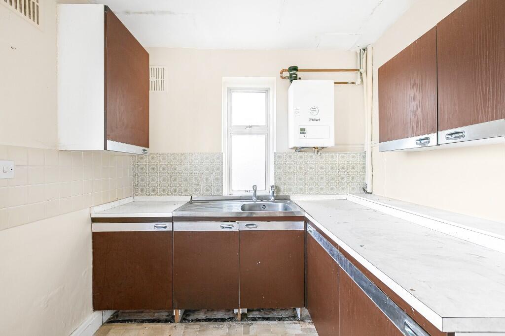 Netley Close, Sutton, Surrey, SM3 photo 4