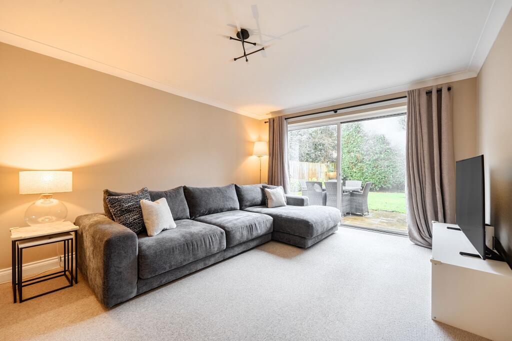 House in Wokingham - View 5