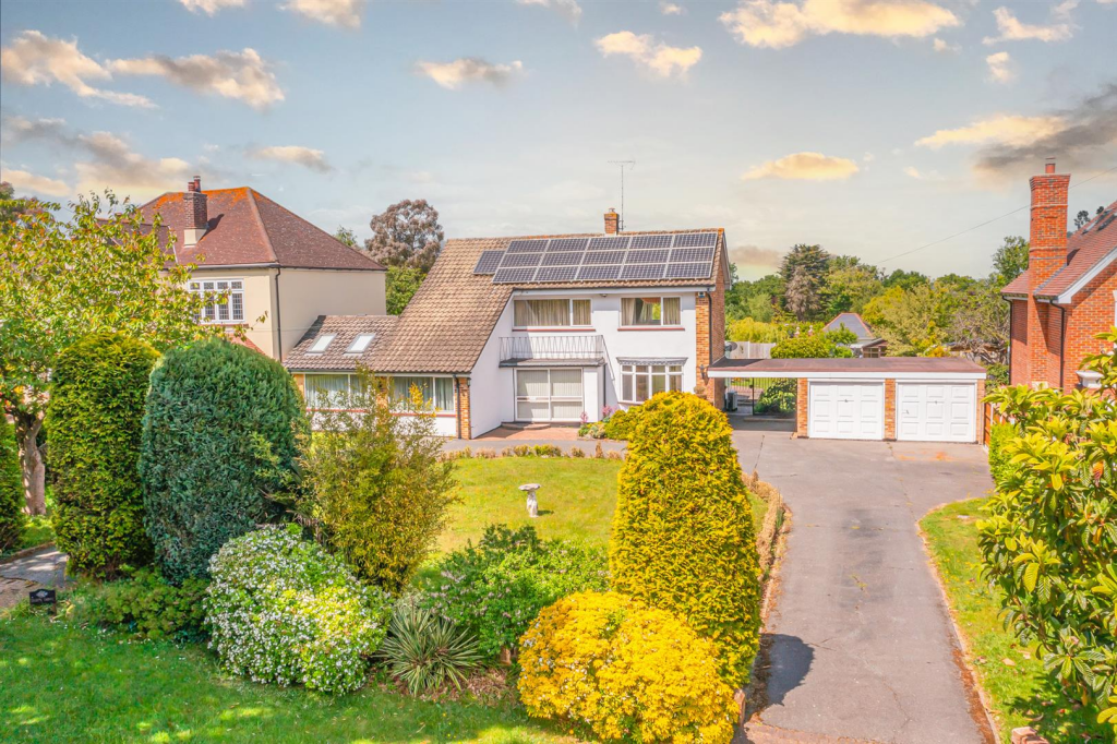 5-bed detached on Fountain Lane, Hockley, £950,000