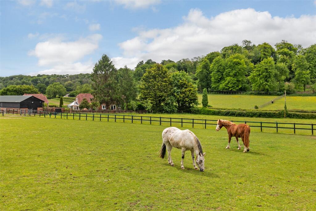 5-bed detached on Dundridge Lane, Bishops Waltham, Southampton, Hants, SO32, £1,750,000