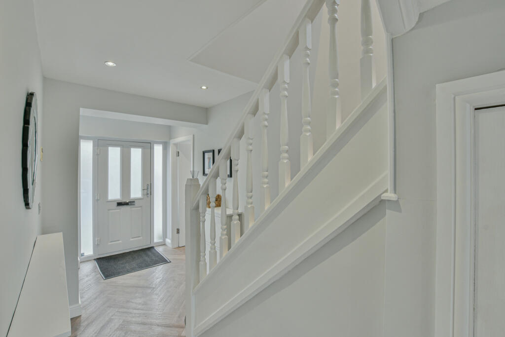 Pingate Lane, Cheadle Hulme photo 4