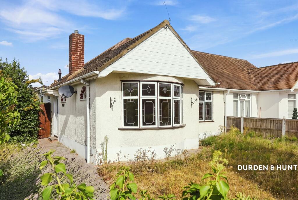 Main image of property: Clyde Crescent, Rayleigh, SS6
