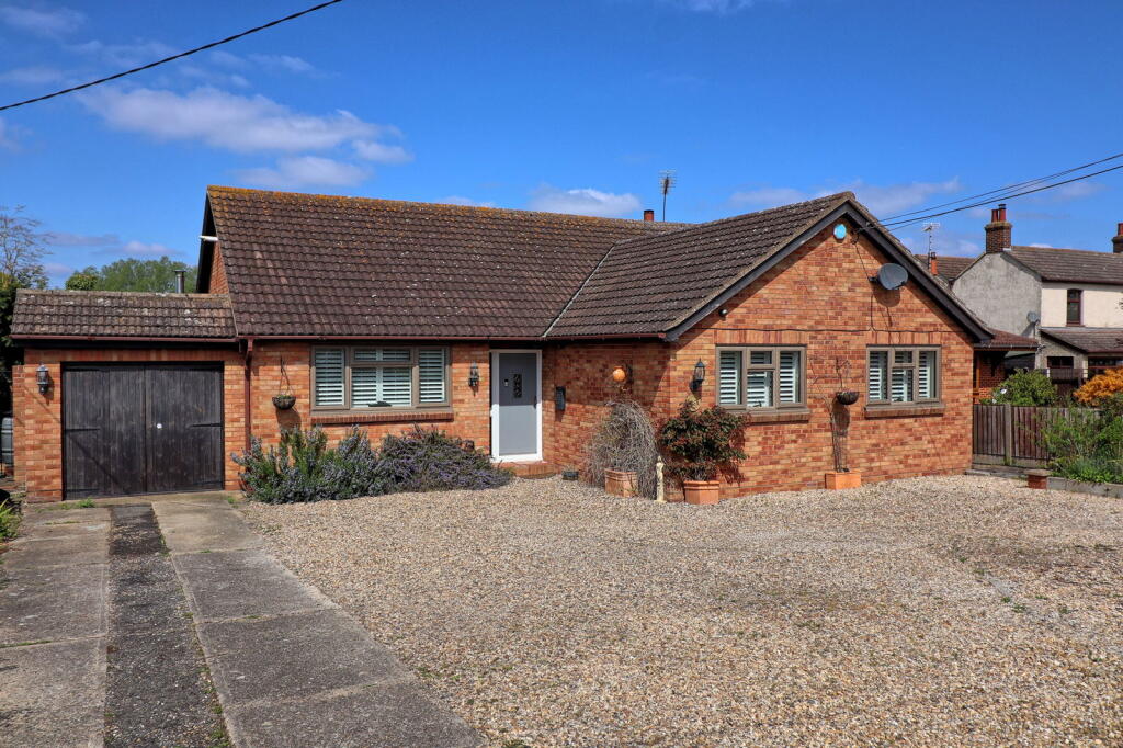 Main image of property: Steeple Road,Mayland,Chelmsford,CM3 6BE