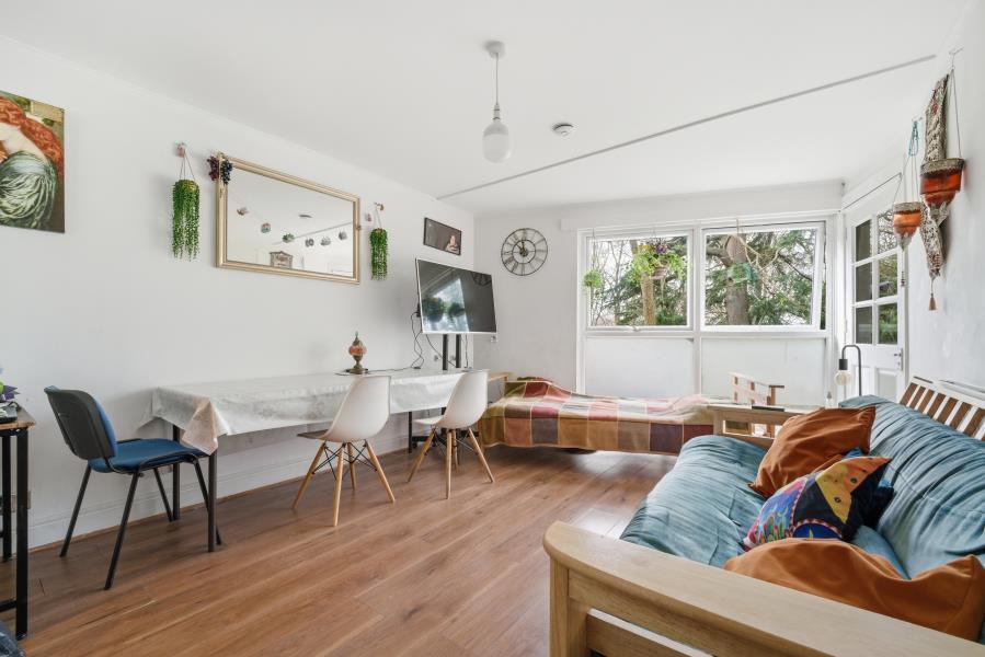 Apartment in London - View 2