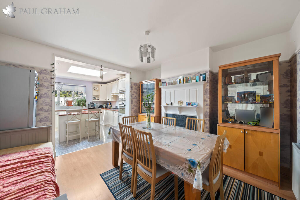 House in Sutton - View 4