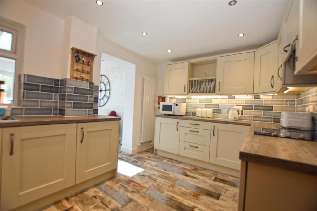 House in Rochdale, Stanycliffe - View 5