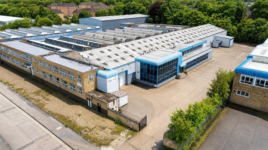 Main image of property: 16-17 Oakwood Industrial Centre, South Road, Harlow, CM20 2AR