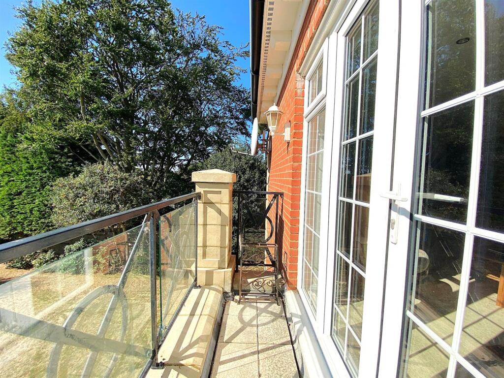 Apartment in Bexhill-on-Sea, Collington - View 5