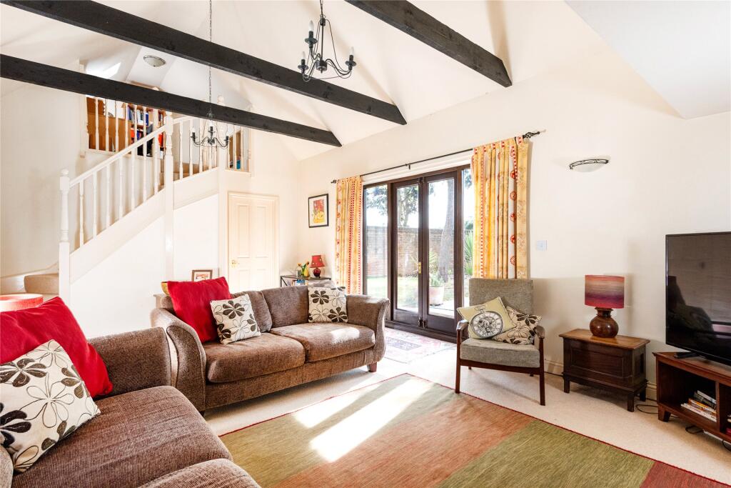 Lowndes Way, Winslow, Buckingham, Buckinghamshire, MK18 photo 4