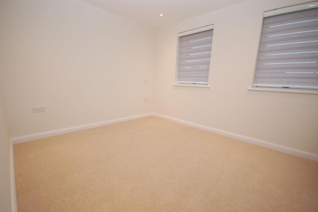 Apartment in Watford - View 3