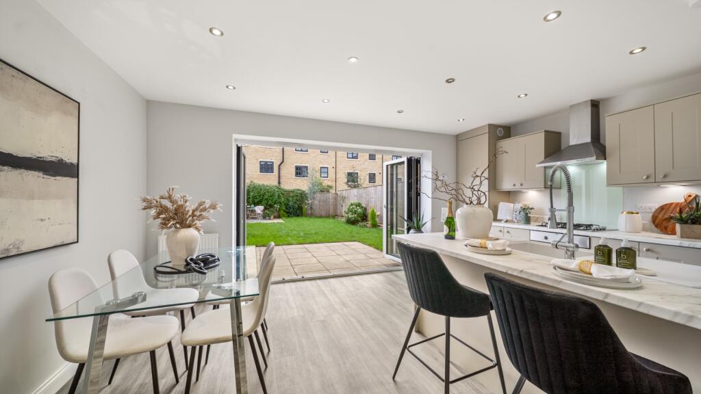 18 Hawkshead Road, Old Glossop photo 3