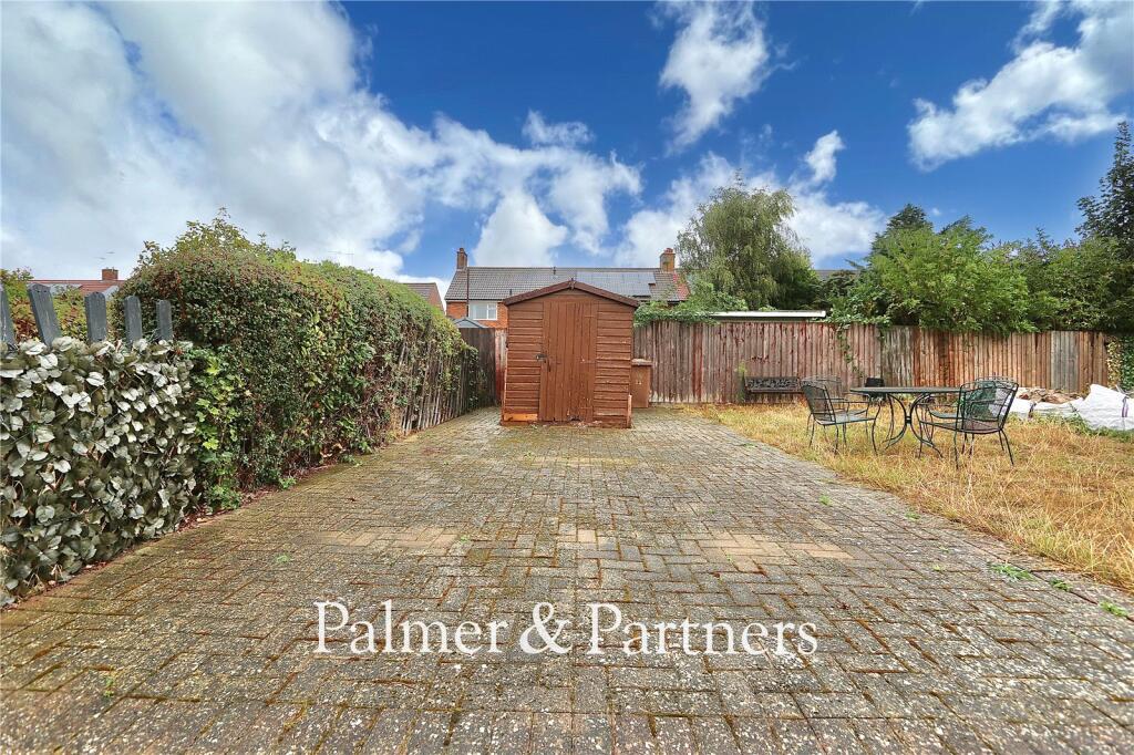 Apartment in Ipswich, Belstead Hills - View 3