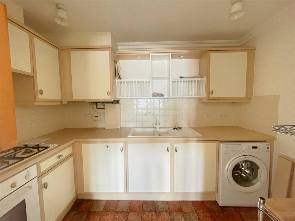 Apartment in Dorchester - View 4