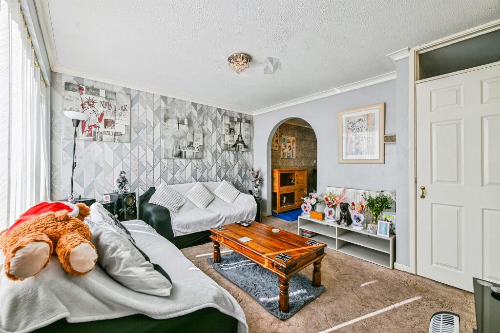 House in Nottingham - View 5