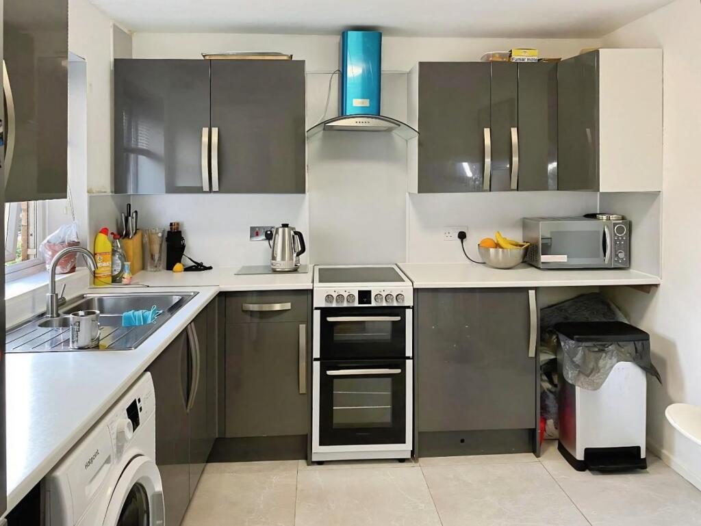 Apartment in Birmingham, Wylde Green, Erdington - View 2