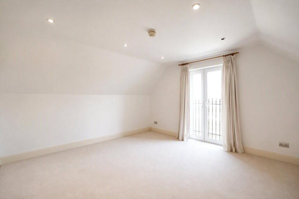 Apartment in Portsmouth - View 4