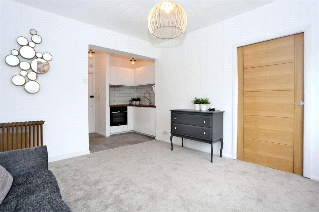 Apartment in London - View 4