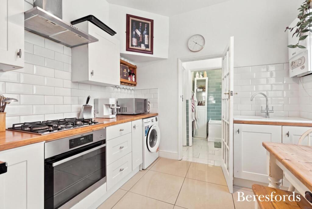 Apartment in Romford - View 3