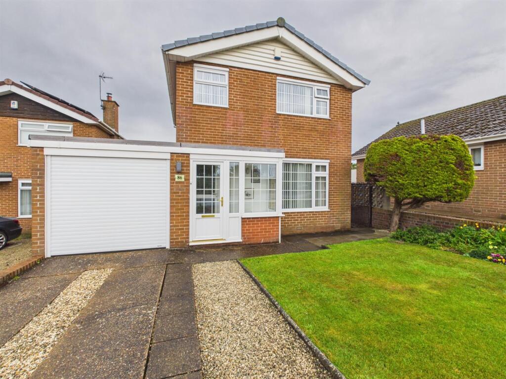 3-bed detached on Viking Road, Bridlington, £279,950