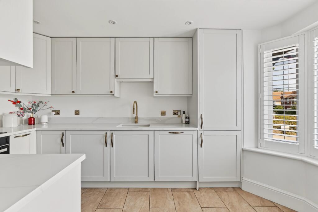 House in Gillingham, East Rainham - View 5