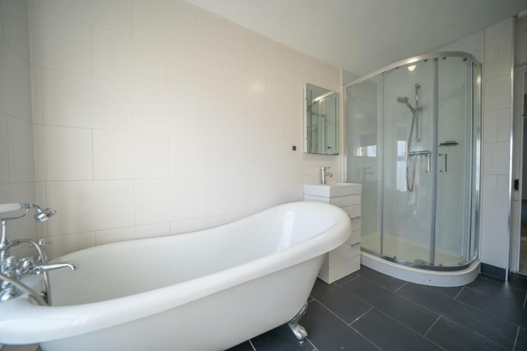 House in Easton, Wakeham, Portland - More