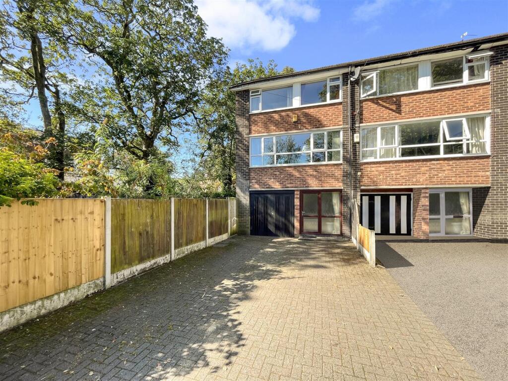 Main image of property: Derbyshire Road, SALE