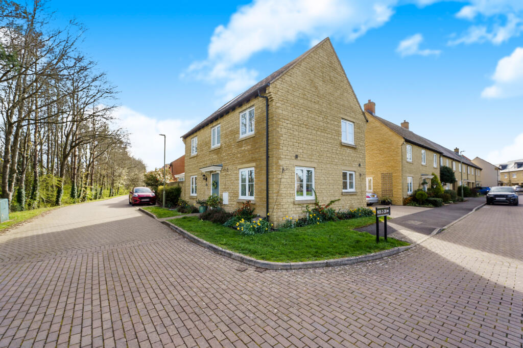 Main image of property: Hazeldene Close, Eynsham, Oxfordshire