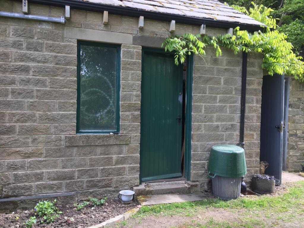 Miry Lane, Thongsbridge, Holmfirth - More
