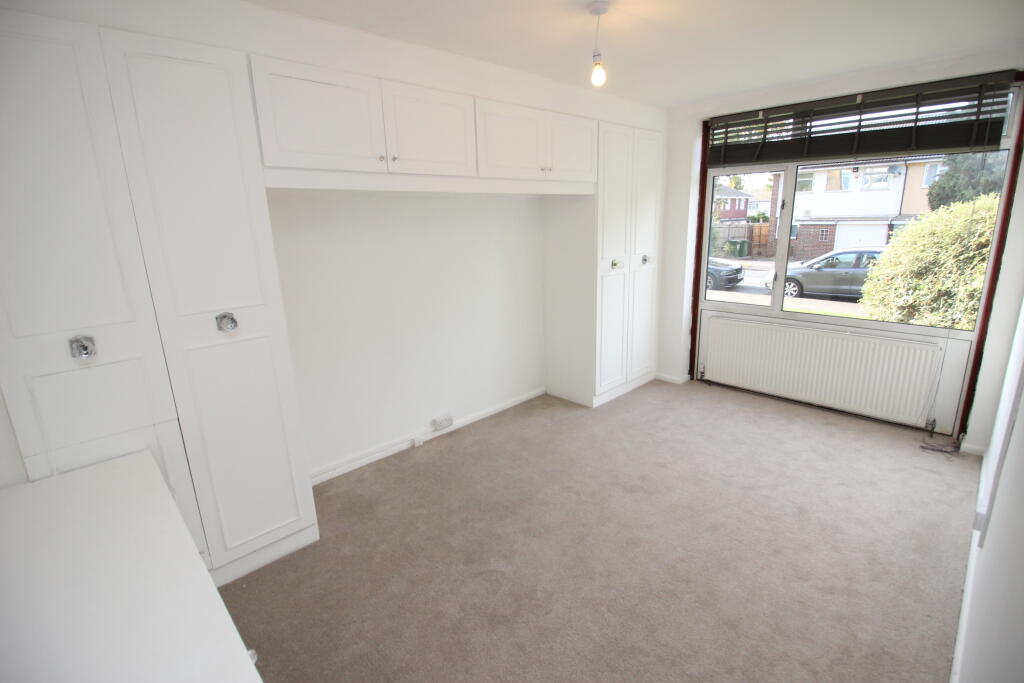 Apartment in Kingston upon Thames - View 4
