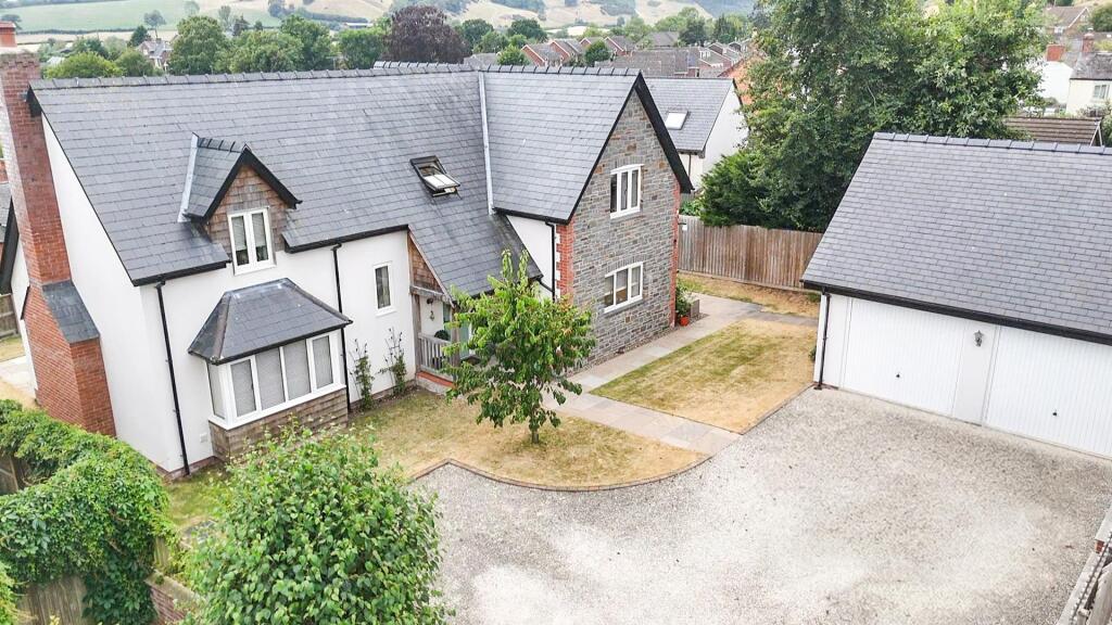 Main image of property: Cae'r Ysgol, Llansantffraid