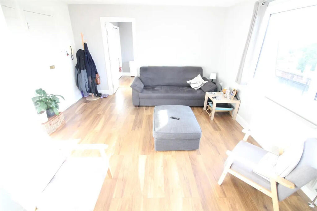 Apartment in Twickenham - View 5
