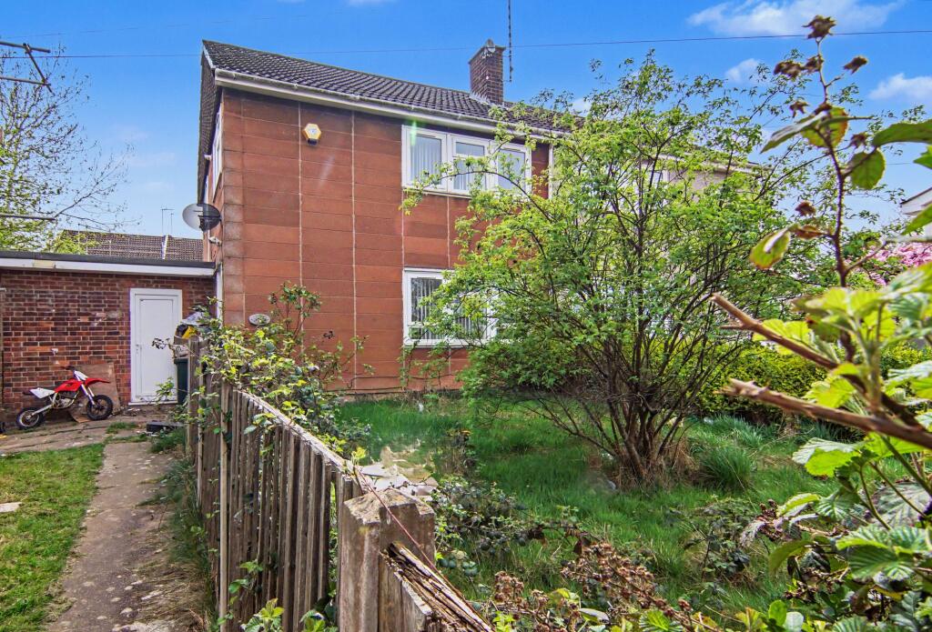 5-bed semi-detached on Founder Close, Coventry, CV4, £210,000