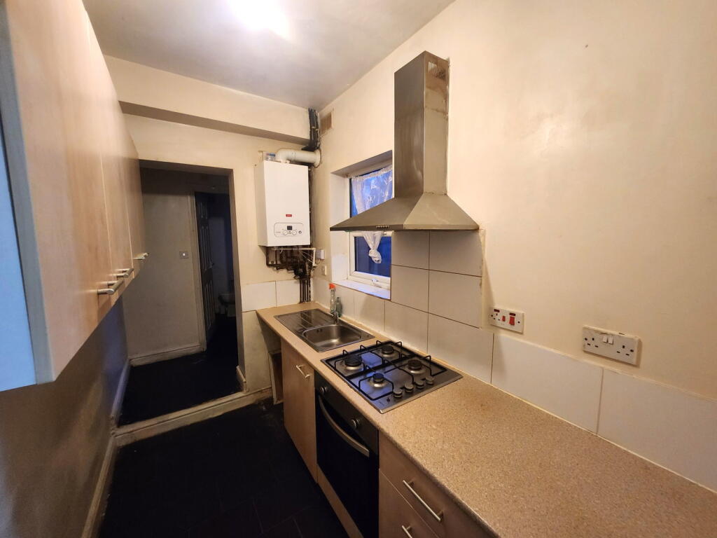 House in Sandwell, West Midlands - View 4