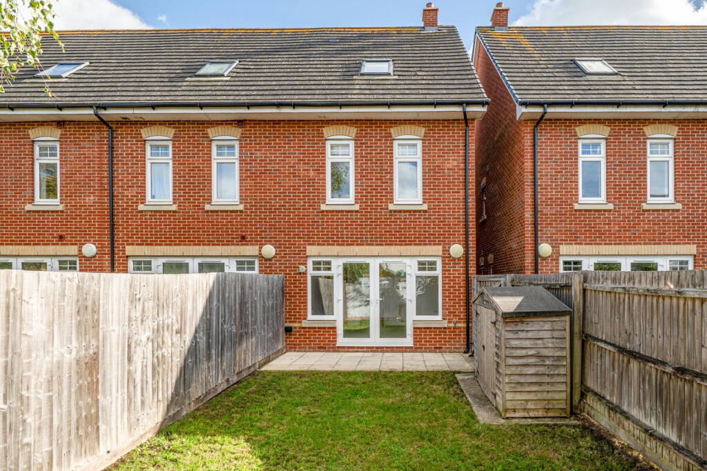 Cromwell Gardens, Southbourne, Bournemouth, BH5 2EA photo 2