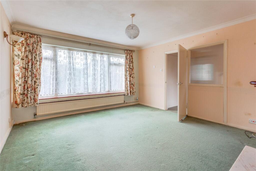 Springfield Park, Twyford, Berkshire, RG10 photo 4