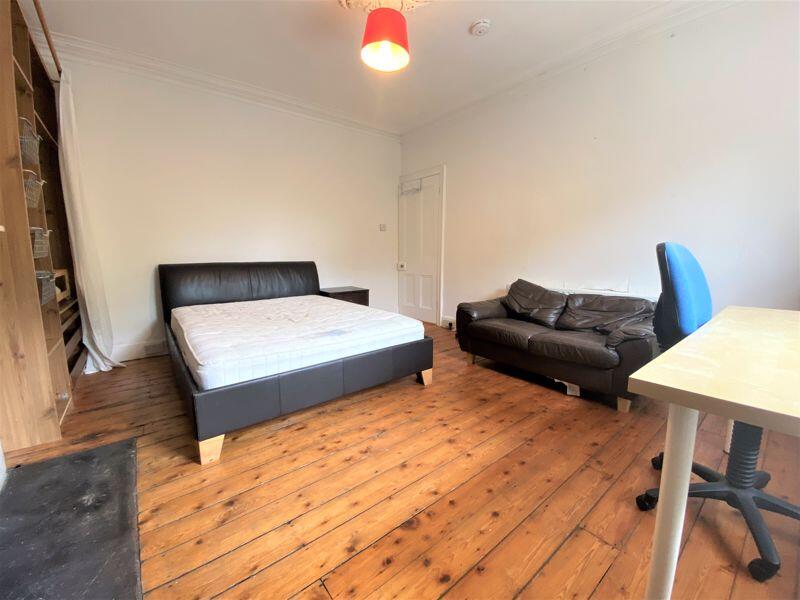 Apartment in Newcastle upon Tyne, Tyne and Wear - View 4
