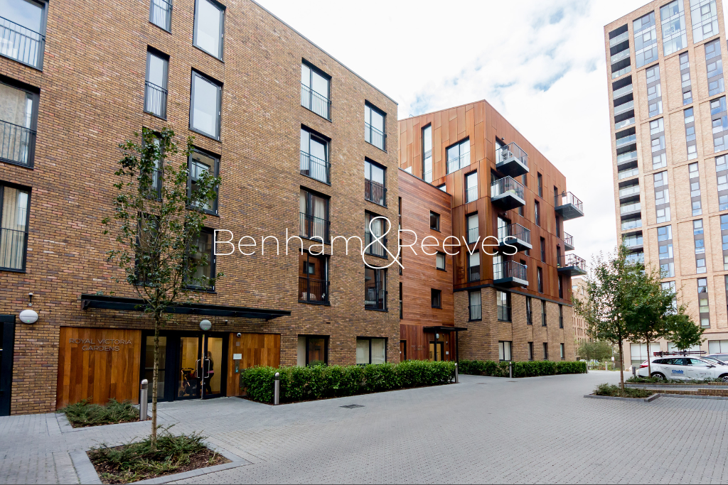Main image of property: Marine Wharf, London, SE16