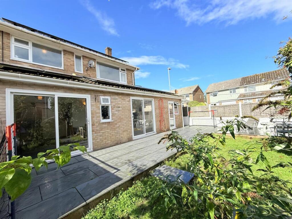 Warland Way, Corfe Mullen, Wimborne photo 2