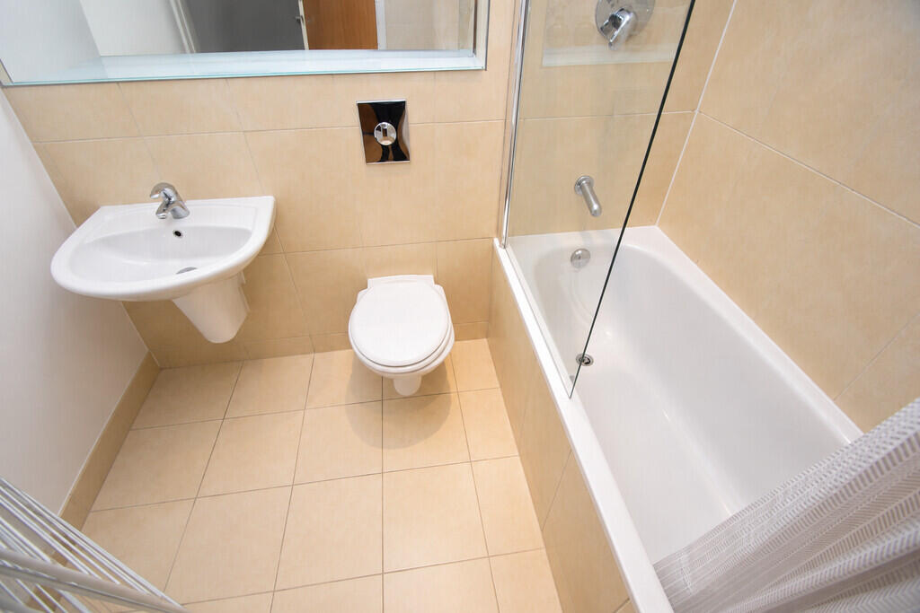 Apartment in Bradford, West Yorkshire - View 5