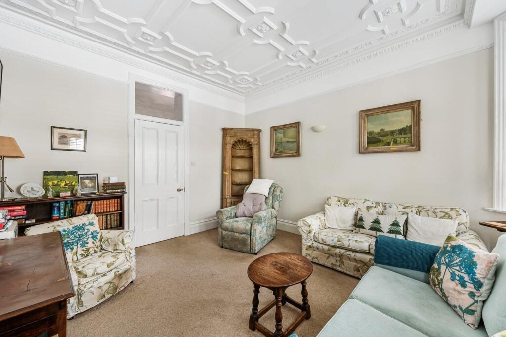 Apartment in London - View 3