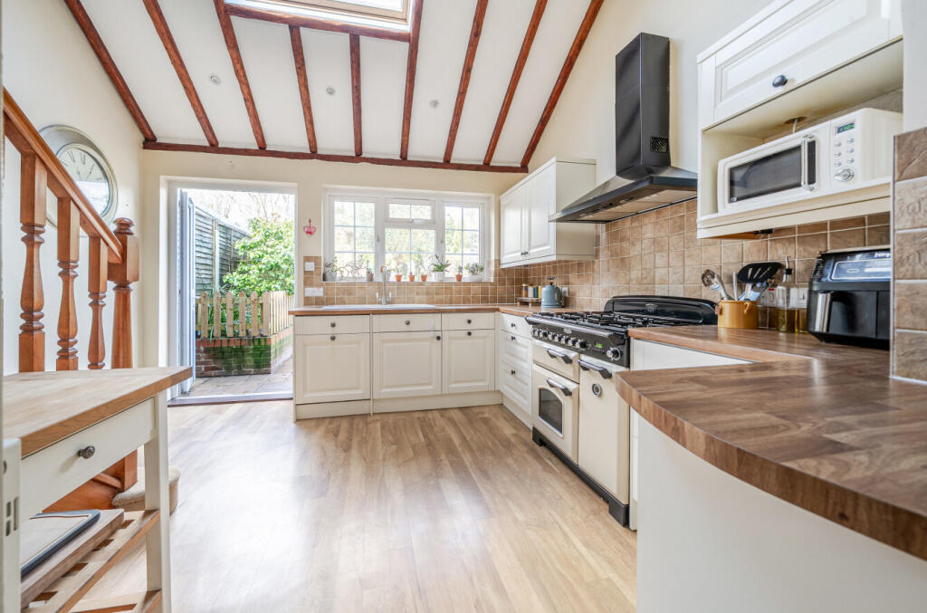 House in Havant, Hampshire - View 3
