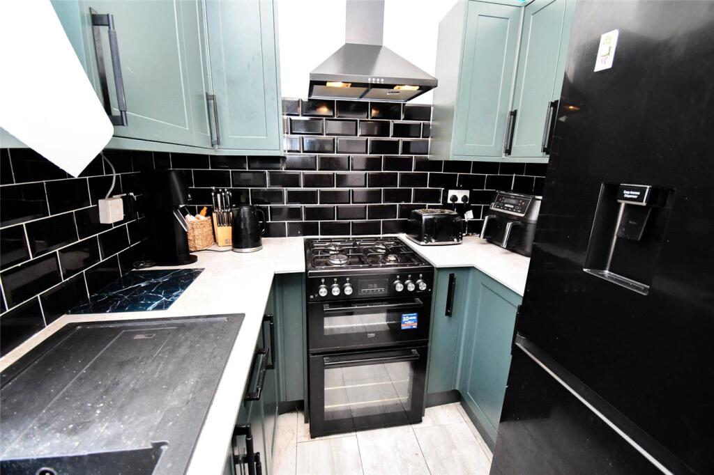 House in Wirral, Liverpool City Region - View 4