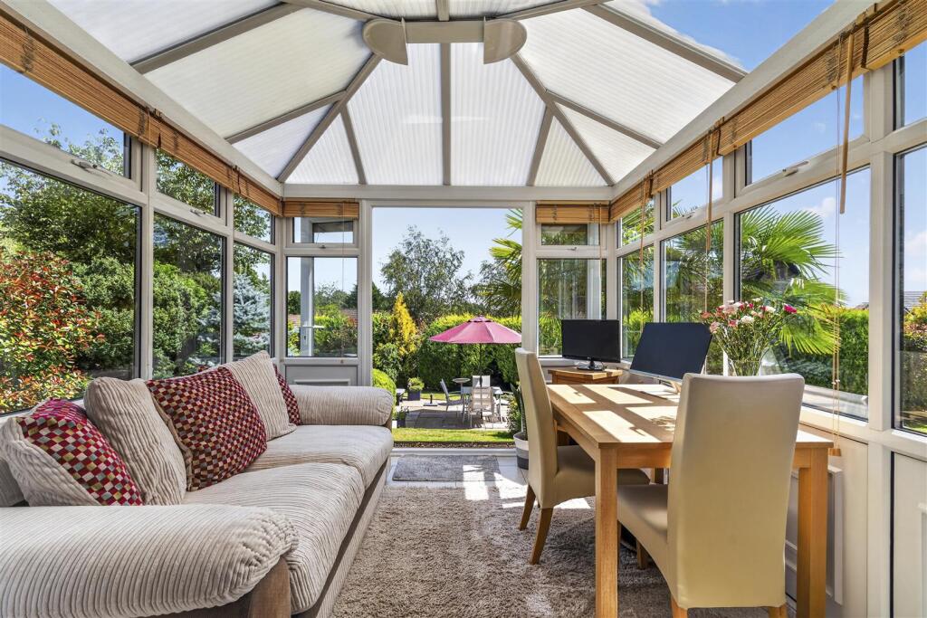 House in Mansfield, Berry Hill - More